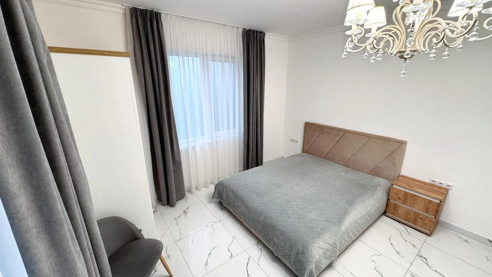 Sun Apartments Осокорки 키예프