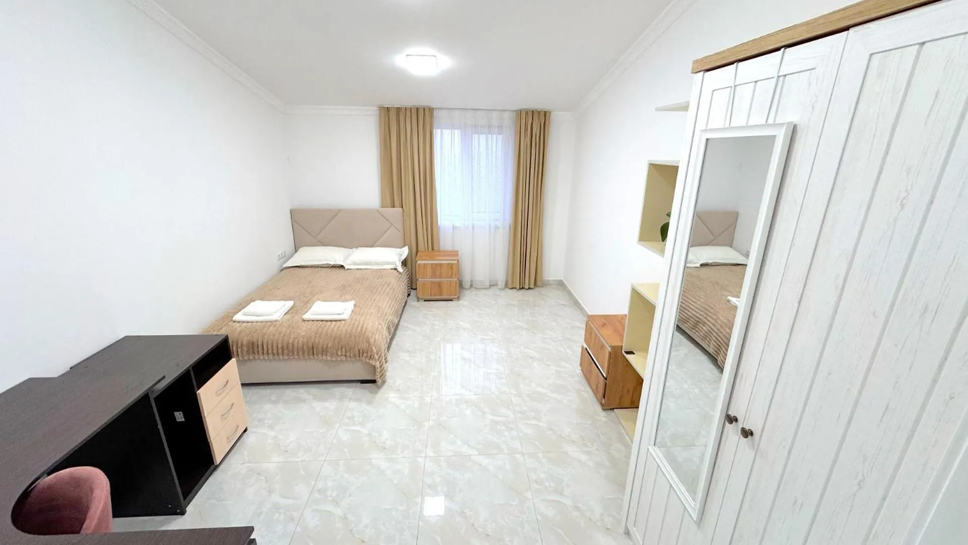 Sun Apartments Осокорки 키예프 우크라이나